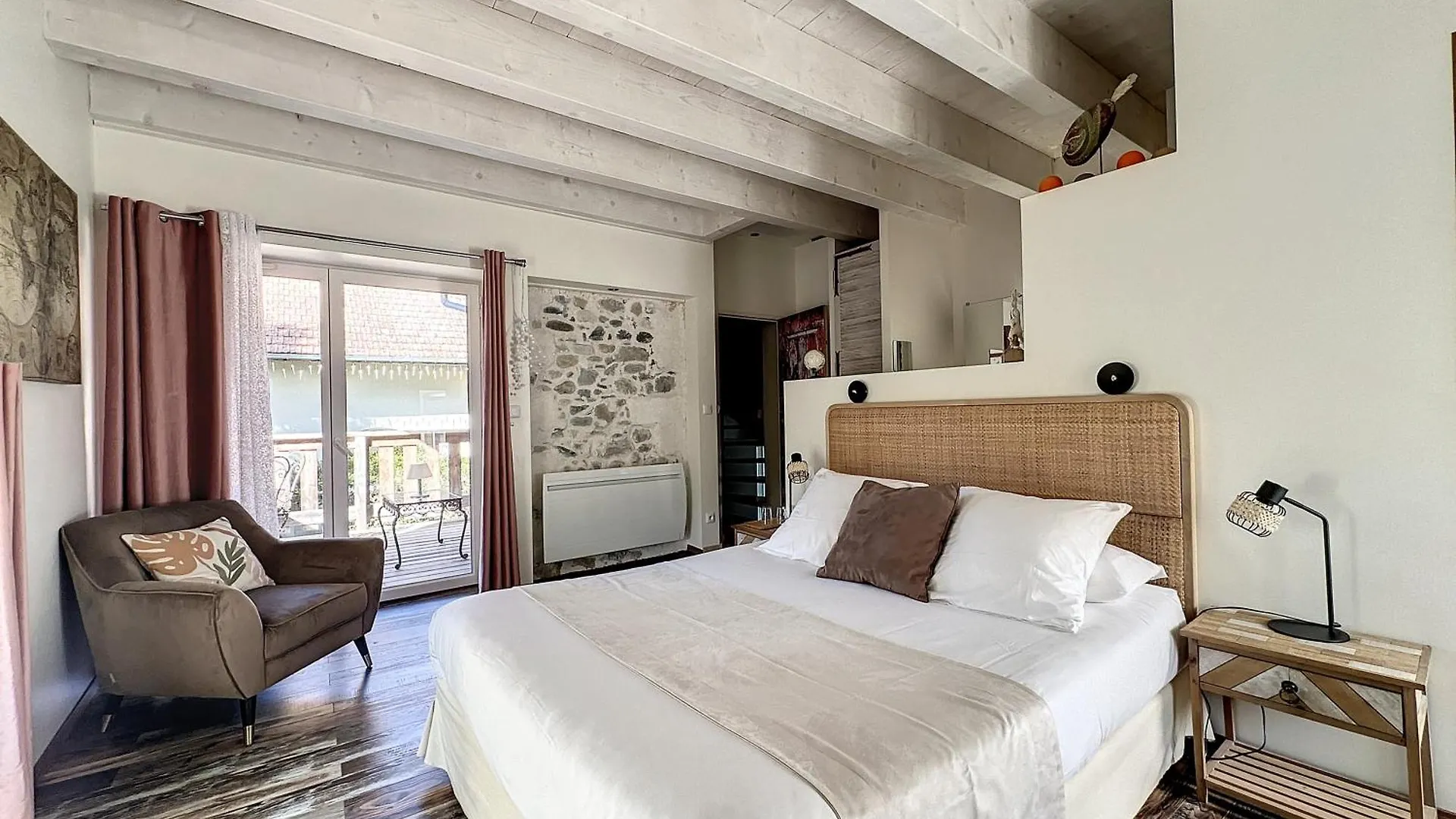 Bed & Breakfast Antre Lacs Saint-Girod