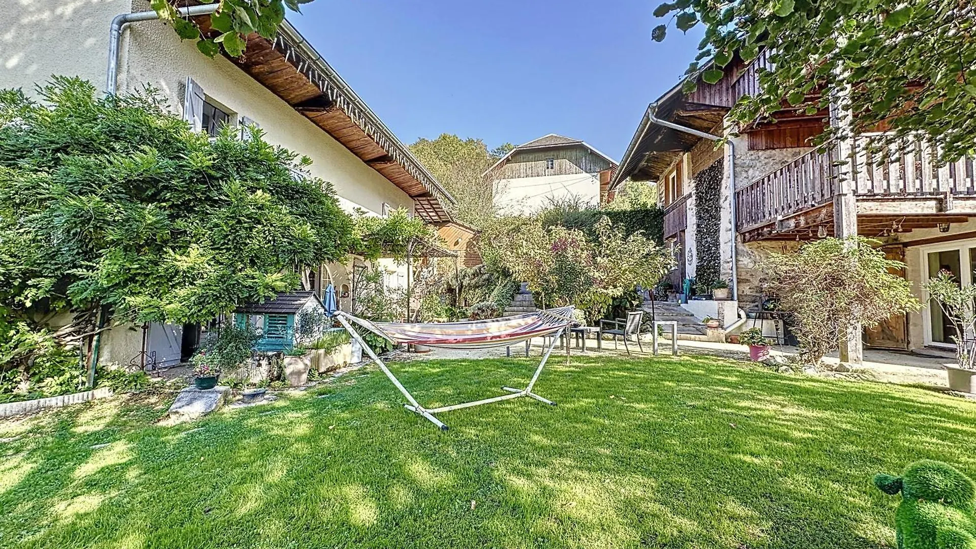 Antre Lacs Saint-Girod Bed & Breakfast